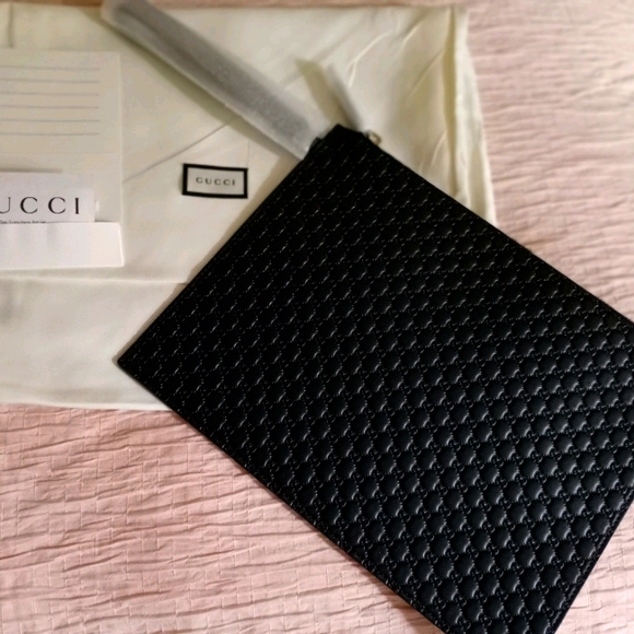Gucci leather pouch